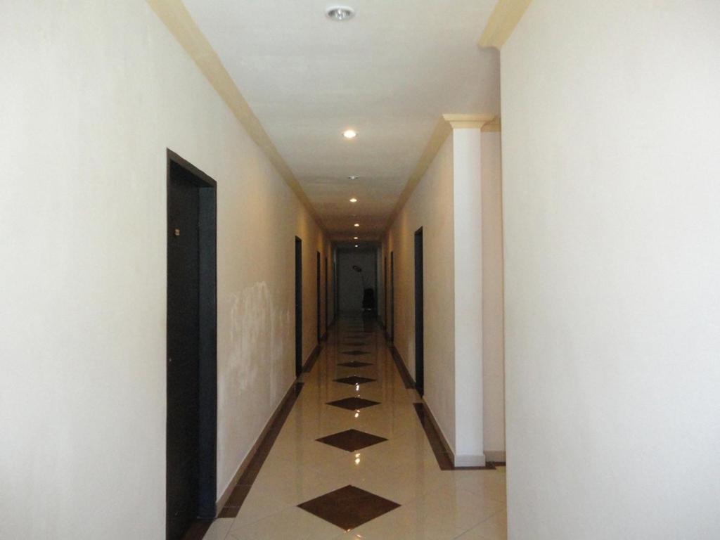 Grand Duta Hotel Palu Esterno foto