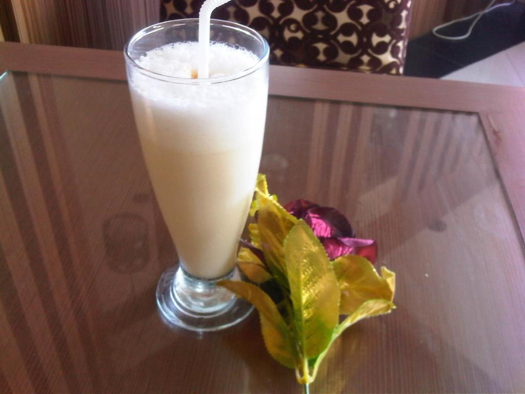Grand Duta Hotel Palu Esterno foto